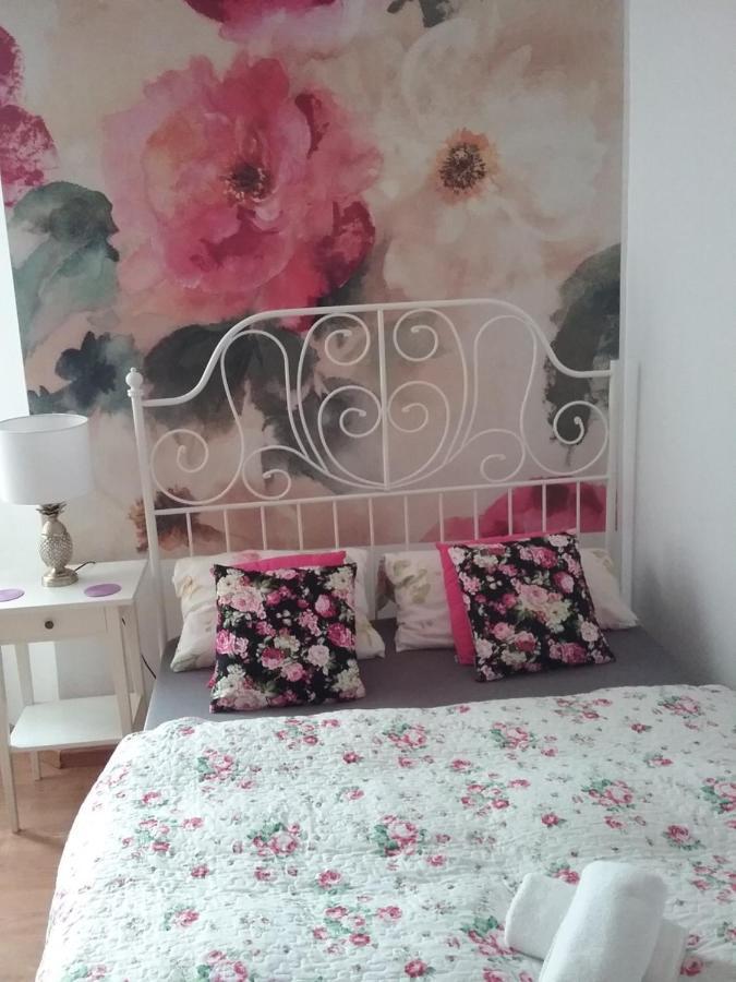 Pokoje - Osobne Parter 5 Apartment Torun Luaran gambar